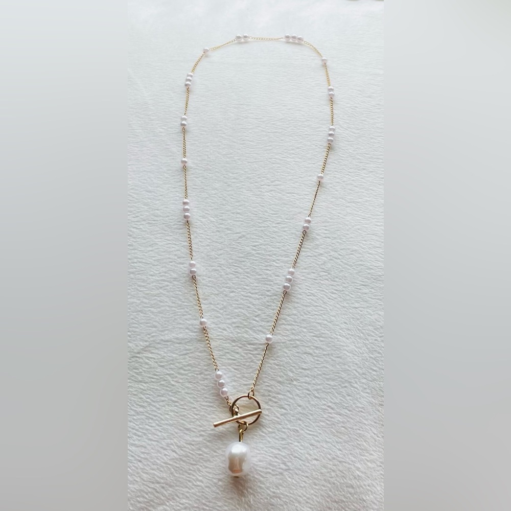 Brand New Elegant Baroque Faux Pearl Necklace - Picture 4 of 6